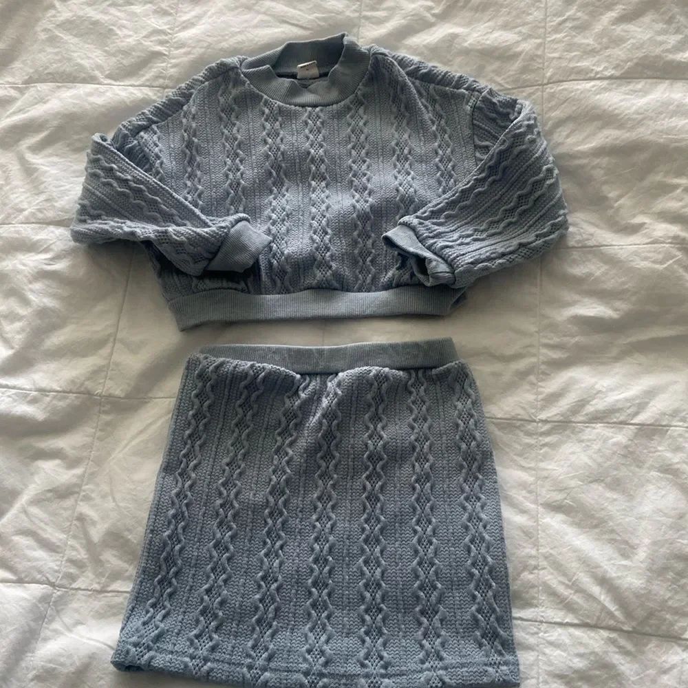 Toddler cable knit blue 2 piece set 2-3